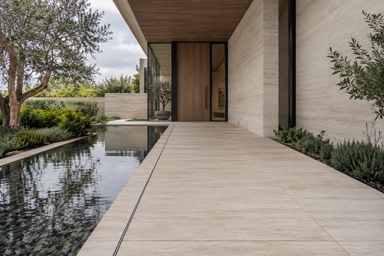 Porcelain slab interior