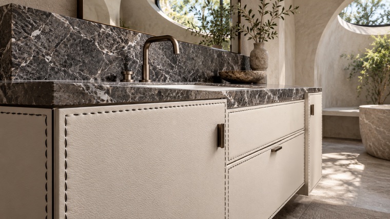 Made-to-measure vanity
